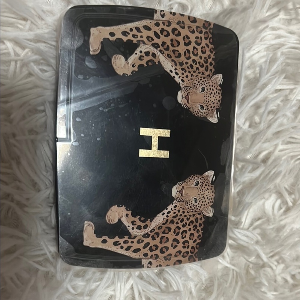 Hourglass Ambient pallet Leopard
